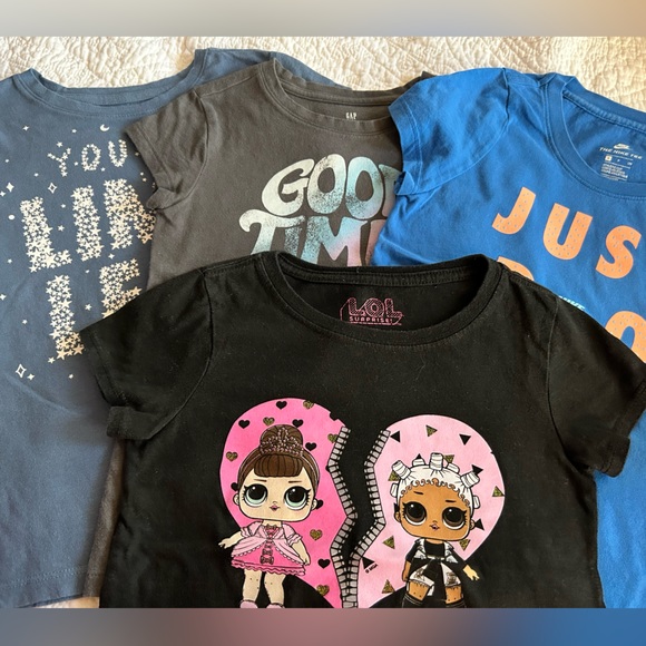 Lot of little girl graphic tees - Picture 1 of 8